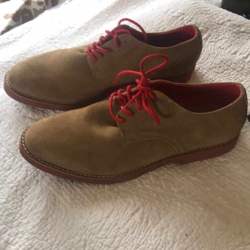 Buks With Red Laces Men’s Shoe